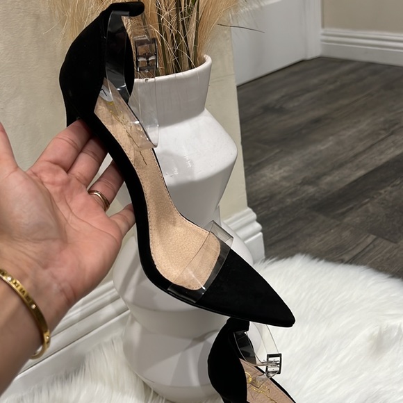 🖤🖤BLACK SUEDE HEELS - Picture 2 of 16